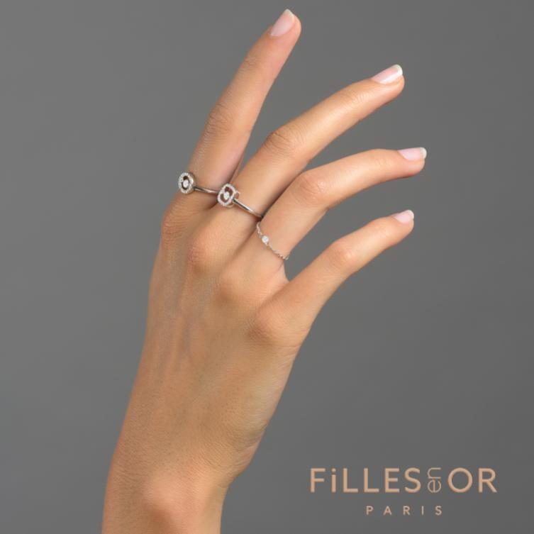 Bagues en or 18 carats et diamant solitaire en Filles en or